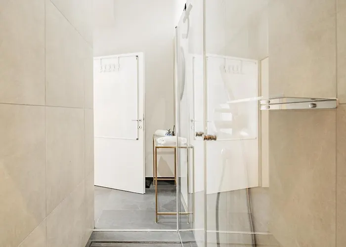 Apartment With Free Parking *
