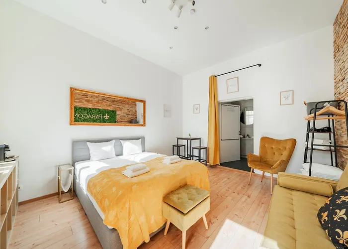 With Free Parking Apartment Vienna